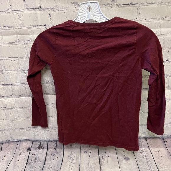 🌻Burgundy butterfly foil shirt - Picture 3 of 3